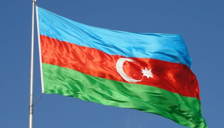 استقلالین ابدی اولسون آذربایجان! او قاران‌لیق گئجه‌دن قالمادی بیر زرره نیشان گونشین شؤوقو ایله گولدو چیراغبان‌لی سحر... 28 مای بایرامی موبارک!